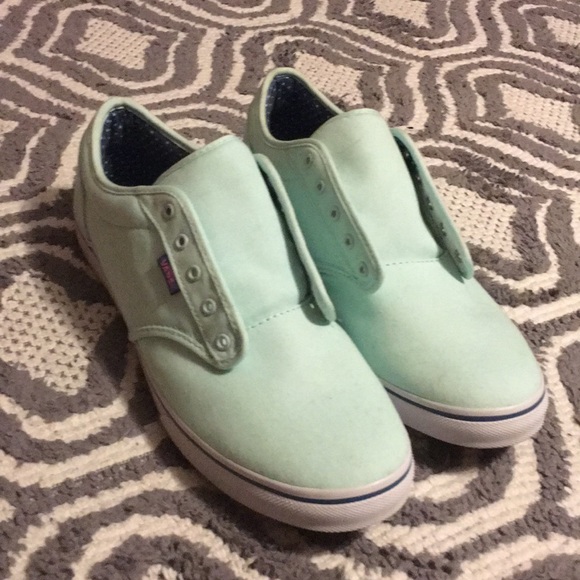 Women Size 11 Pair of Vans Shoes - Picture 1 of 4